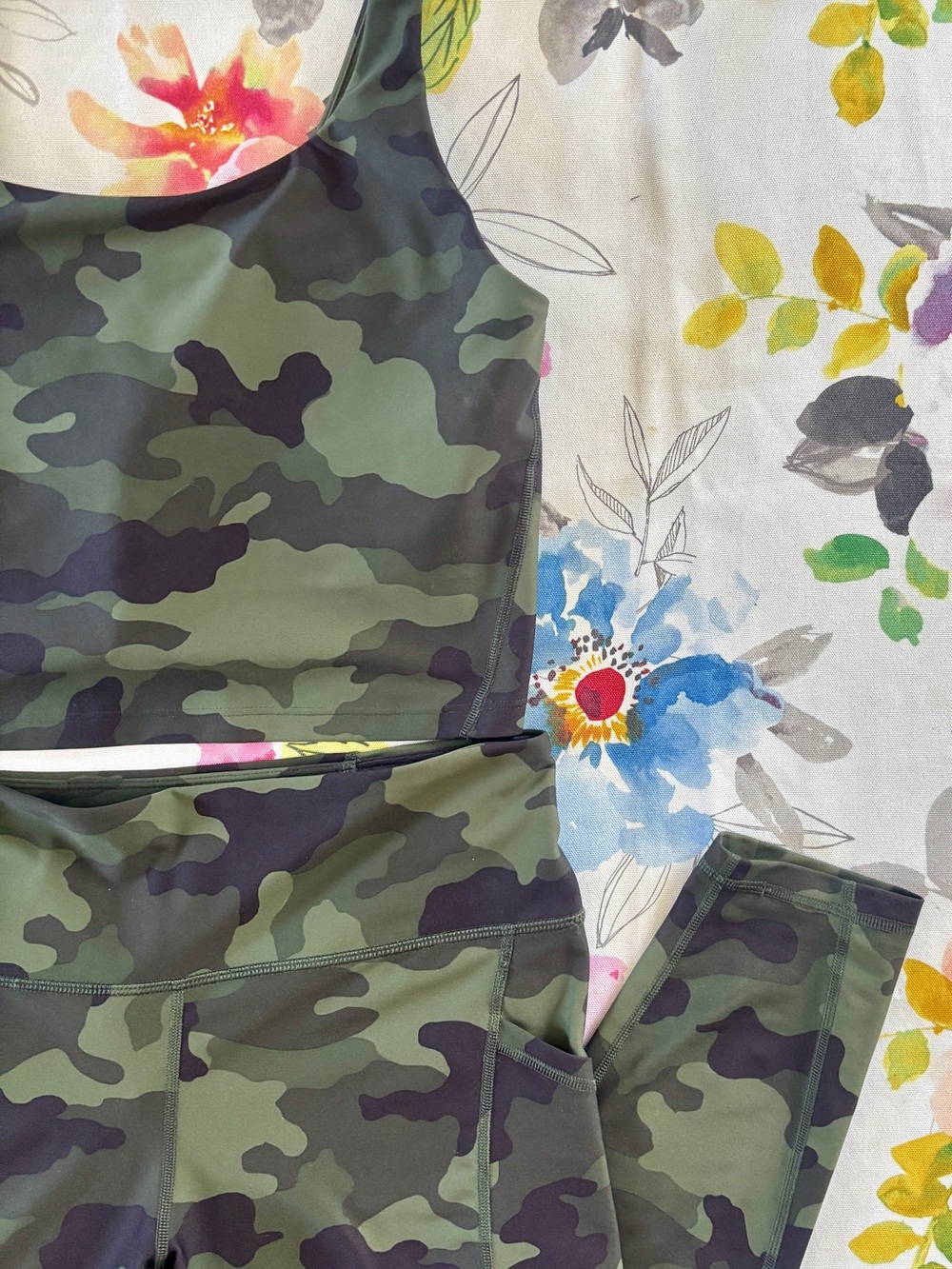 Old Navy - Women’s Camouflage Activewear Set - Sports Bra & Leggings